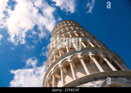 La Tour penchée de Pise, située sur la Piazza dei Miracoli, Pise, Italie Banque D'Images