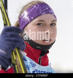 Portrait de la sportive russe biathlète Vakhrusheva Valentina après le ski et le tir à la carabine. Compétitions régionales juniors de biathlon East Cup. Kamch Banque D'Images