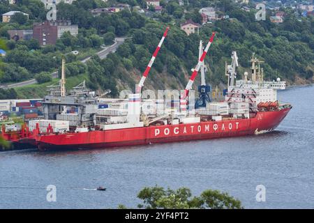 Navire-conteneur russe brise-glace nucléaire Sevmorput Corporation FSUE Atomflot ou Rosatomflot. Port maritime commercial terminal à conteneurs. Cap Banque D'Images