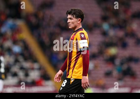 University of Bradford Stadium, Bradford, Angleterre - 2 novembre 2024 Calum Kavanagh (8) de Bradford City - pendant le match Bradford City v Aldershot, F.A. Cup 1er tour, 2024/25, University of Bradford Stadium, Bradford, Angleterre - 2 novembre 2024 crédit : Mathew Marsden/WhiteRosePhotos/Alamy Live News Banque D'Images