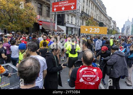 Bruxelles, Belgique. 03 Nov, 2024. Les coureurs participent à la course du marathon de Bruxelles le dimanche 03 novembre 2024 à Bruxelles. BELGA PHOTO NICOLAS MAETERLINCK crédit : Belga News Agency/Alamy Live News Banque D'Images