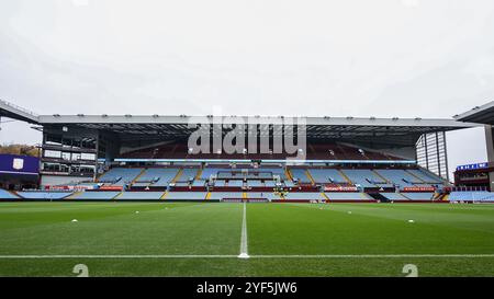 Birmingham, Royaume-Uni. 03 Nov, 2024. Une vue générale du terrain avant le match de Super League féminin entre Aston Villa Women et Liverpool Women à Villa Park, Birmingham, Angleterre, le 3 novembre 2024. Photo de Stuart Leggett. Utilisation éditoriale uniquement, licence requise pour une utilisation commerciale. Aucune utilisation dans les Paris, les jeux ou les publications d'un club/ligue/joueur. Crédit : UK Sports pics Ltd/Alamy Live News Banque D'Images