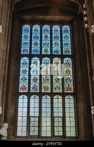 Vitrail dans le Great Hall, Lincoln's Inn, armoiries décoratives. Londres, Angleterre Banque D'Images