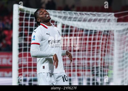 Rafael Leao de l'AC Milan réagit lors du match de football de Serie A 2024/25 entre l'AC Monza et l'AC Milan au U-Power Stadium. AC Monza 0:1 AC Milan Banque D'Images