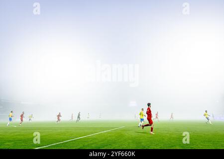 WAALWIJK, pays-Bas. 03 Nov, 2024. SPO, Mandemakers Stadium, Dutch eredivisie, saison 2024/2025, pendant le match RKC - Almere City, brume sur le terrain crédit : Pro Shots/Alamy Live News Banque D'Images