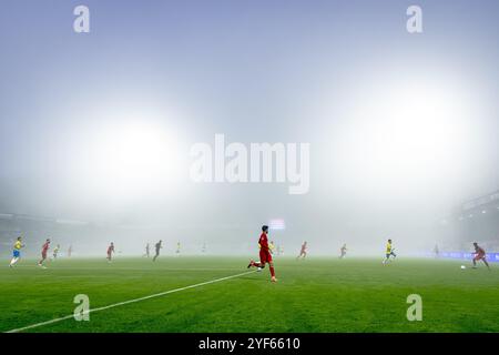 WAALWIJK, pays-Bas. 03 Nov, 2024. SPO, Mandemakers Stadium, Dutch eredivisie, saison 2024/2025, pendant le match RKC - Almere City, brume sur le terrain crédit : Pro Shots/Alamy Live News Banque D'Images