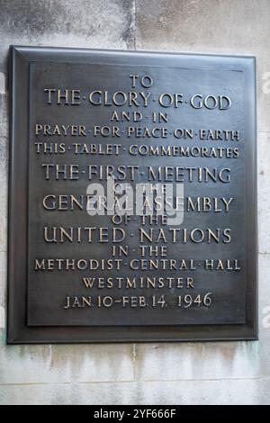 Hall Central méthodiste Assemblée Générale des Nations Unies - Plaque commémorant la première réunion de l'Assemblée générale des Nations Unies tenue à l'Hall à Londres en 1946 Banque D'Images