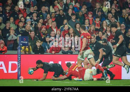 2 novembre 2024, Thomond Park, Limerick, Irlande - action de Munster Rugby vs All Blacks XV. Banque D'Images