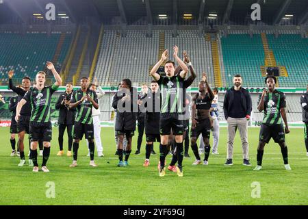 Bruges, Belgique. 03 Nov, 2024. Les joueurs du cercle célèbrent après avoir remporté un match de football entre le cercle Brugge et le Sporting Charleroi, dimanche 03 novembre 2024 à Bruges, le jour 13 de la première division 'Jupiler Pro League' 2024-2025 du championnat belge. BELGA PHOTO KURT DESPLENTER crédit : Belga News Agency/Alamy Live News Banque D'Images