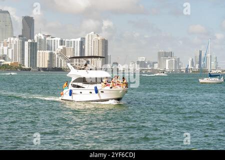 Key Biscayne est une ville de Floride sur une île barrière de l'autre côté de la chaussée Rickenbacker de Miami. Des destinations idéales pour le canotage. Banque D'Images