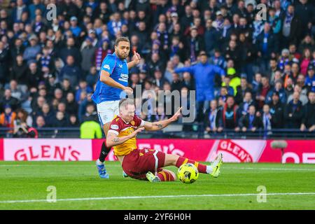 Glasgow, Royaume-Uni. 03 Nov, 2024. La deuxième demi-finale de la premier Sports Cup entre Motherwell FC et Rangers FC s'est déroulée à Hampden Park, Glasgow, Écosse, Royaume-Uni. Le score final était Motherwell 1 - 2 Rangers. Les buts ont été marqués par Celtic aller en finale pour jouer le vainqueur entre Rangers et Motherwell. Les buts ont été marqués par Un Halliday, Motherwell, 25 minutes. C Dessers, Rangers 49 minutes et N. Bajrami 81 minutes. La finale sera entre Celtic et Rangers. Crédit : Findlay/Alamy Live News Banque D'Images