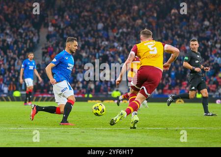 Glasgow, Royaume-Uni. 03 Nov, 2024. La deuxième demi-finale de la premier Sports Cup entre Motherwell FC et Rangers FC s'est déroulée à Hampden Park, Glasgow, Écosse, Royaume-Uni. Le score final était Motherwell 1 - 2 Rangers. Les buts ont été marqués par Celtic aller en finale pour jouer le vainqueur entre Rangers et Motherwell. Les buts ont été marqués par Un Halliday, Motherwell, 25 minutes. C Dessers, Rangers 49 minutes et N. Bajrami 81 minutes. La finale sera entre Celtic et Rangers. Crédit : Findlay/Alamy Live News Banque D'Images