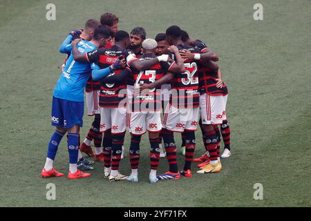 Rio de Janeiro, Brésil. 03 Nov, 2024. Joueurs de Flamengo avant le match entre Flamengo et Atletico Mineiro, pour la première étape de finale de la Coupe du Brésil 2024, au stade Maracana, à Rio de Janeiro le 03 novembre 2024. Photo : Nadine Freitas/DiaEsportivo/Alamy Live News crédit : DiaEsportivo/Alamy Live News Banque D'Images