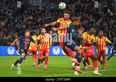 Paris, France. 03 Nov, 2024. Julien Mattia/le Pictorium - 10e jour de Ligue 1 : PSG-RC Lens au Parc des Princes, 2 novembre 2024. - 03/11/2024 - France/Ile-de-France (région)/Paris - 10ème journée de Ligue 1 Mc Donald's, entre le PSG et le RC Lens au Parc des Princes, le 2 novembre 2024. Crédit : LE PICTORIUM/Alamy Live News Banque D'Images