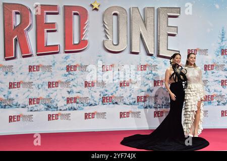 Weltpremiere von RED ONE Lucy Liu, Kiernan Shipka , Darsteller, acteur Ankunft zur Weltpremiere vom RED ONE im UCI Kino in Anwesenheit der Hauptdarsteller*innen Dwayne Johnson, Chris Evans, J.K. Simmons à Berlin, AM 03.11.2024 *** première mondiale de RED ONE Lucy Liu, Kiernan Shipka , interprète, acteur arrivée à la première mondiale de RED ONE au cinéma UCI en présence des acteurs principaux, Chris Evans, le 03 11 2024 Photopress Mueller Banque D'Images