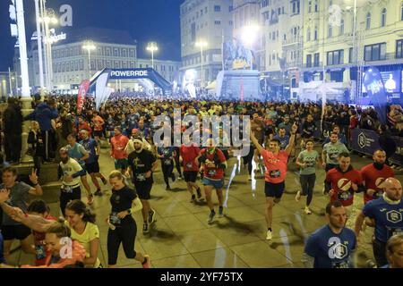 Zagreb, Croatie. 03 Nov, 2024. Les gens participent à la 13e course de 10 km de Zagreb Night le 3 novembre 2024. À Zagreb, Croatie. Photo : Sanjin Strukic/PIXSELL crédit : Pixsell/Alamy Live News Banque D'Images