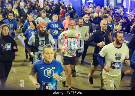 Zagreb, Croatie. 03 Nov, 2024. Les gens participent à la 13e course de 10 km de Zagreb Night le 3 novembre 2024. À Zagreb, Croatie. Photo : Sanjin Strukic/PIXSELL crédit : Pixsell/Alamy Live News Banque D'Images