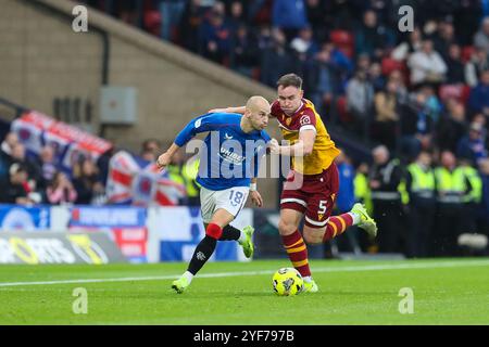 Glasgow, Royaume-Uni. 03 Nov, 2024. La deuxième demi-finale de la premier Sports Cup entre Motherwell FC et Rangers FC s'est déroulée à Hampden Park, Glasgow, Écosse, Royaume-Uni. Le score final était Motherwell 1 - 2 Rangers. Les buts ont été marqués par Celtic aller en finale pour jouer le vainqueur entre Rangers et Motherwell. Les buts ont été marqués par Andy Halliday, (Motherwell 11), 25 minutes. Cyriel Dessers, (Rangers 9), 49 minutes et Nedim Bajrami (Rangers 14) 81 minutes. La finale se déroulera entre Celtic et Rangers le 15 décembre 2024 à Hampden Park. Crédit : Findlay/Alamy Live News Banque D'Images