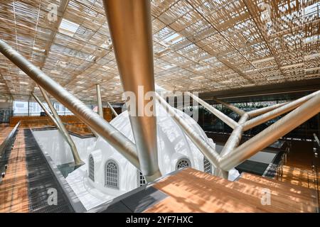 Singapour - 16 août 2024 : vue intérieure de la National Gallery. La plus grande collection publique au monde d'art de Singapour et d'Asie du Sud-est Banque D'Images