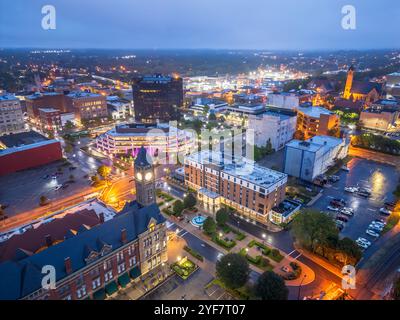 Springfield, Ohio, USA Town à Blue Hour. Banque D'Images