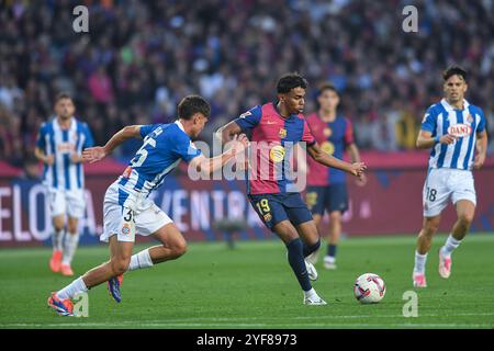 Barcelone, ESP. 03 Nov, 2024. FC BARCELONA VS RCD ESPANYOL. 3 novembre 2024 Lamine Yamal (19 ans) du FC Barcelone lors du match entre le FC Barcelone et le RCD Espanyol correspondant à la douzième journée de la Liga EA Sports au stade Olimpic Lluis Companys de Montjuic à Barcelone, Espagne. Crédit : Rosdemora/Alamy Live News Banque D'Images