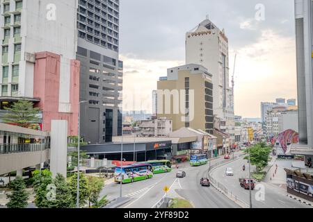 Paysage urbain autour de Bukit Bintang, Kuala Lumpur, Malaisie dans la matinée du 16 juin 2024. Banque D'Images