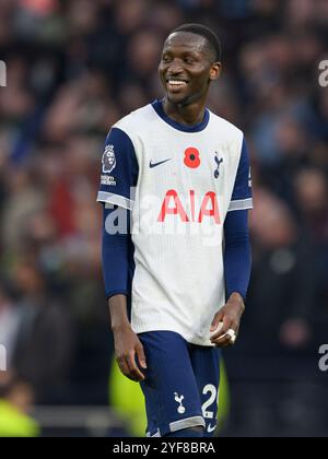 Londres, Royaume-Uni. 03 Nov, 2024. Londres, Angleterre - 3 novembre : Tottenham Hotspur's Pape Matar Sarr lors du premier League 2024/25 League match entre Tottenham Hotspur FC et Aston Villa FC au Tottenham Hotspur Stadium le 3 novembre 2024 à Londres, Angleterre. (Photo de David Horton/SPP) (David Horton/SPP) crédit : photo de presse SPP Sport. /Alamy Live News Banque D'Images