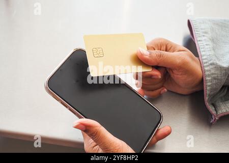 Paiement sans contact par carte de crédit et smartphone Banque D'Images