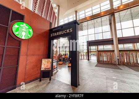 Café Starbucks au Pudong New District (Lujiazui), Shanghai Banque D'Images
