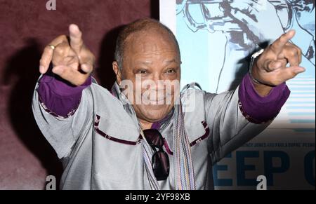 Los Angeles, États-Unis. 04th Nov, 2024. Photo du dossier - Quincy Jones assiste au Keepin en projection au Landmark Theatre de Los Angeles, CA, USA, le 17 septembre 2014. Quincy Jones, musicien et producteur qui a travaillé avec Michael Jackson, Frank Sinatra et beaucoup d'autres, meurt à l'âge de 91 ans. Photo de Lionel Hahn/ABACAPRESS. COM Credit : Abaca Press/Alamy Live News Banque D'Images