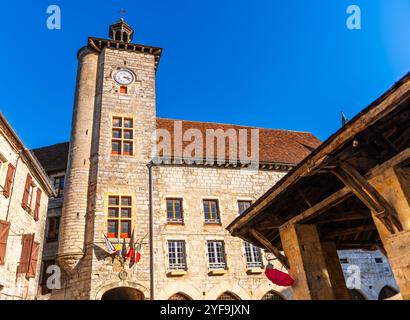 La place de la Halle et l'hôtel Fabri, à Martel, dans le Lot, en Occitanie Banque D'Images
