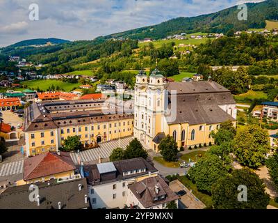 L'église historique de Michael. Site de mariage emblématique de la mélodie de la musique à Mondsee, en haute-Autriche Banque D'Images