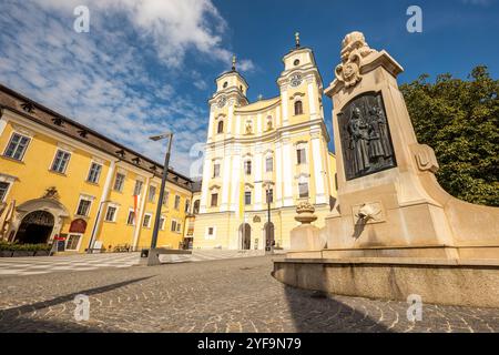 L'église historique de Michael. Site de mariage emblématique de la mélodie de la musique à Mondsee, en haute-Autriche Banque D'Images