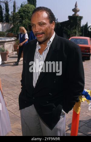 **FICHIER PHOTO** Quincy Jones est décédé. Quincy Jones 1988 crédit : Ralph Dominguez/MediaPunch crédit : MediaPunch Inc/Alamy Live News Banque D'Images