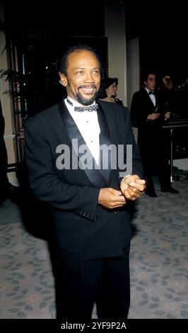 **FICHIER PHOTO** Quincy Jones est décédé. Quincy Jones 1985 crédit : Ralph Dominguez/MediaPunch crédit : MediaPunch Inc/Alamy Live News Banque D'Images