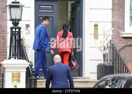 Le chef nouvellement élu du Parti conservateur, Kemi Badenoch, arrive au siège du parti à Matthew Parker St, dans le centre de Londres. Date de la photo : lundi 4 novembre 2024. Banque D'Images