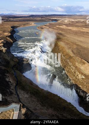 Destination touristique la plus populaire - chute d'eau Gullfoss en Islande. Vue aérienne spectaculaire sur la rivière Hvita. Scène incroyable de l'Islande Banque D'Images