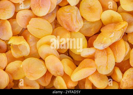 Vue rapprochée des abricots séchés. Fruits orange Banque D'Images