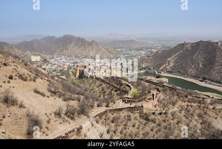 Amer ville dans le désert du Rajastan des collines du fort de Jaigarh dans l'Inde de Jaipur Banque D'Images