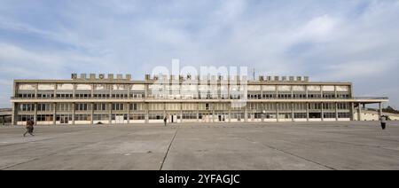 Vue extérieure du bâtiment abandonné de l'aéroport international de Nicosie situé dans la zone tampon à Chypre Banque D'Images