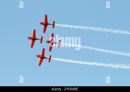 Athènes Grèce, 21 septembre 2019 : la formation Royal Jordanian Falcons planes effectue des acrobaties aériennes pendant la semaine de vol d'Athènes 2019 à Banque D'Images