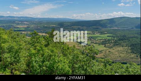 Impression autour du Mont Ventoux, une montagne dans la région provençale du sud de la France Banque D'Images