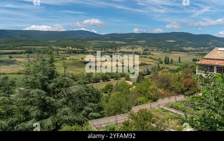 Impression autour du Mont Ventoux, une montagne dans la région provençale du sud de la France Banque D'Images