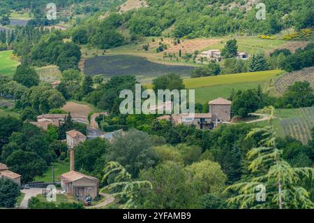 Impression autour du Mont Ventoux, une montagne dans la région provençale du sud de la France Banque D'Images