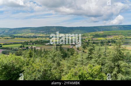 Impression autour du Mont Ventoux, une montagne dans la région provençale du sud de la France Banque D'Images