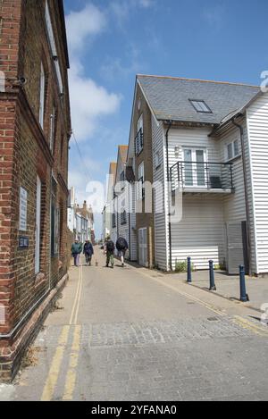 Whitstable, Royaume-Uni, 8 juin 2023. Vue Whitstable, vieille ville, charmantes boutiques, cafés dans des bâtiments traditionnels. Kent, Angleterre. Vue sur la rue maison britannique locale Banque D'Images