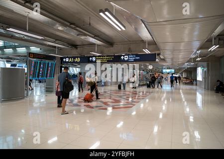 BANGKOK, THAÏLANDE - 26 OCTOBRE 2023 : prise de vue intérieure de l'aéroport international de Suvarnabhumi. Banque D'Images