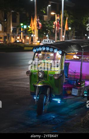 Un Tuk Tuk est également connu comme un auto-rickshaw, ces véhicules qui sont devenus populaires en Asie du Sud-est ont depuis fait leur chemin dans le monde entier. Banque D'Images