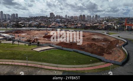 salvador, bahia, brésil - 15 septembre 2024 : construction de l'arène polyvalente dans le quartier de Boca do Rio dans la ville de Salvador. Banque D'Images