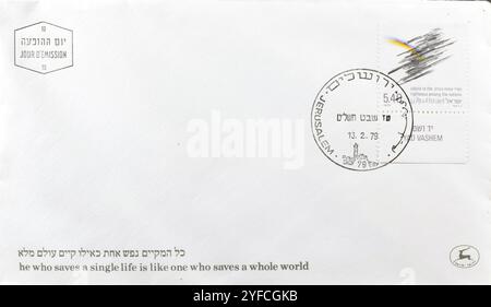 Lettre de couverture du premier jour avec timbre-poste oblitéré imprimé par Israël, qui montre Yad Vashem - espoir des ténèbres, vers 1979. Banque D'Images